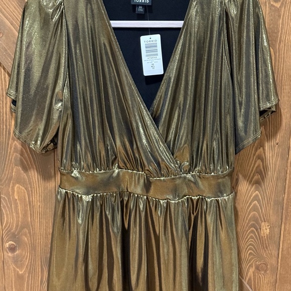 NWT! ❤️Torrid❤️ Gold Top 00 - Picture 4 of 8